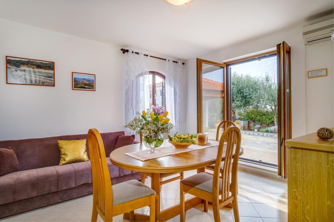 Apartments Franjo Mali Lošinj Extérieur photo